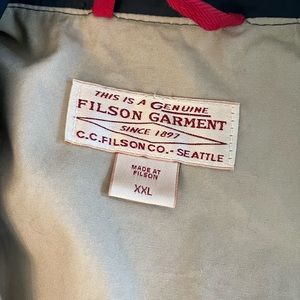 Used FILSON Packable Elkhorn jacket.